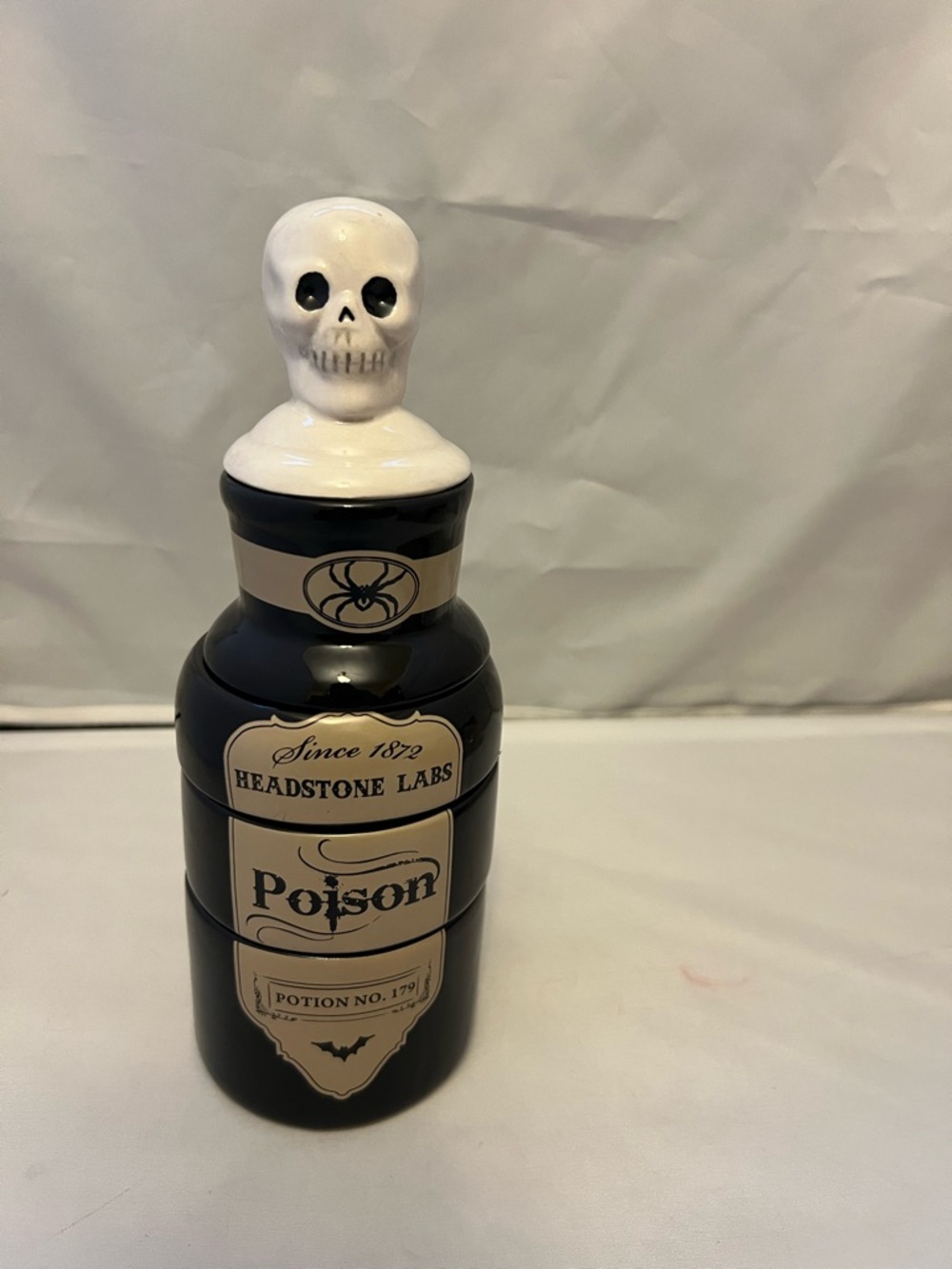 World Market Poison Measuring Cups - Black & Cream - Picture 2 of 11